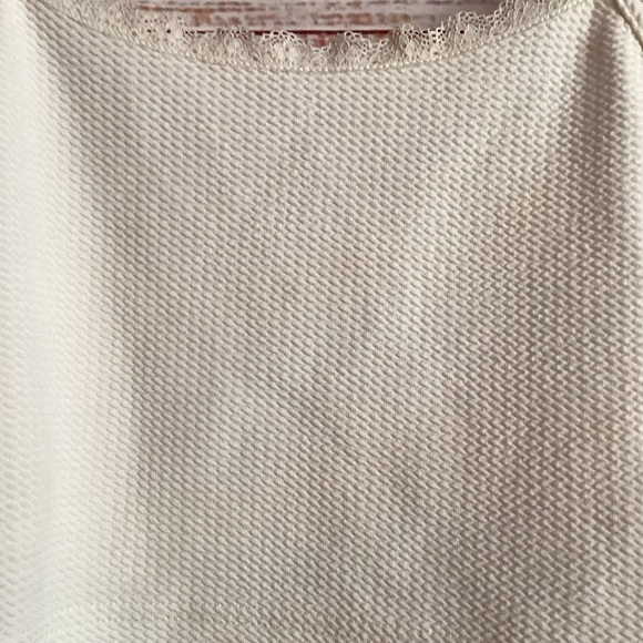 Elegant White Women's Top - Picture 3 of 3